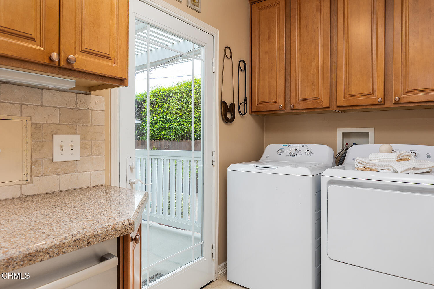 2250 Cooley Place Pasadena, CA 91104 - Photo 12 of 31 a utility room with dryer and washer