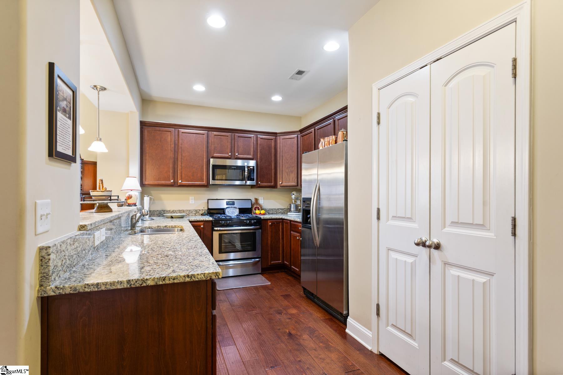 301 Linden Hall Lane Easley, SC 29640 - Photo 8 of 40