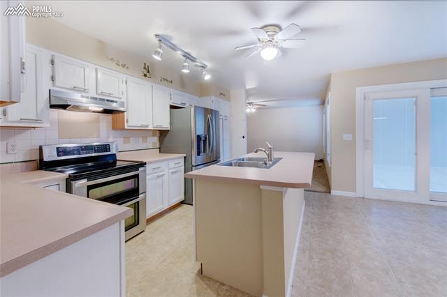 777 Rundle Court Colorado Springs, CO 80911 - Photo 5 of 36