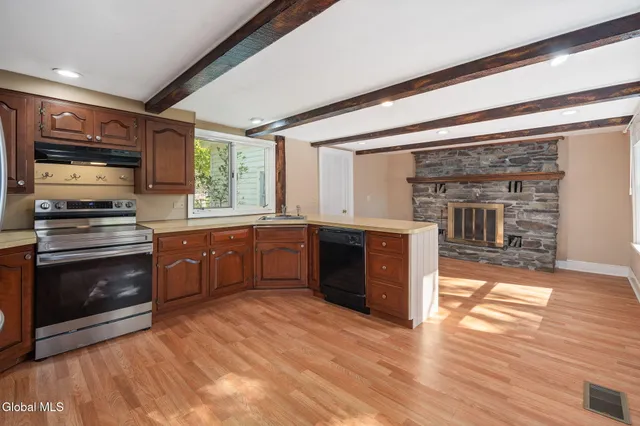 $325,000 | 16 Clum Road, Pittstown, NY 12094