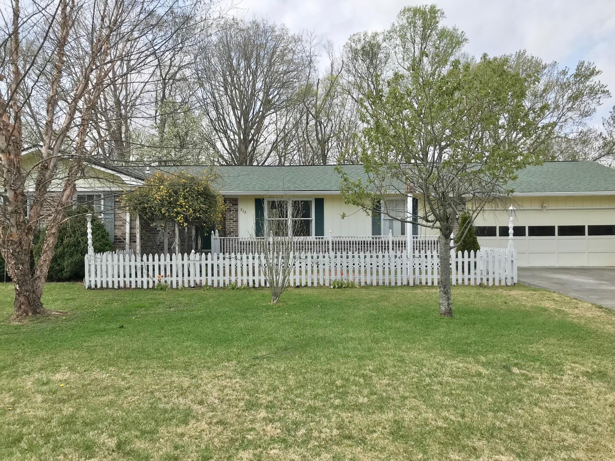 313 Springhill Drive Northeast Cleveland, TN 37312 - Photo 2 of 36 IMG_3206