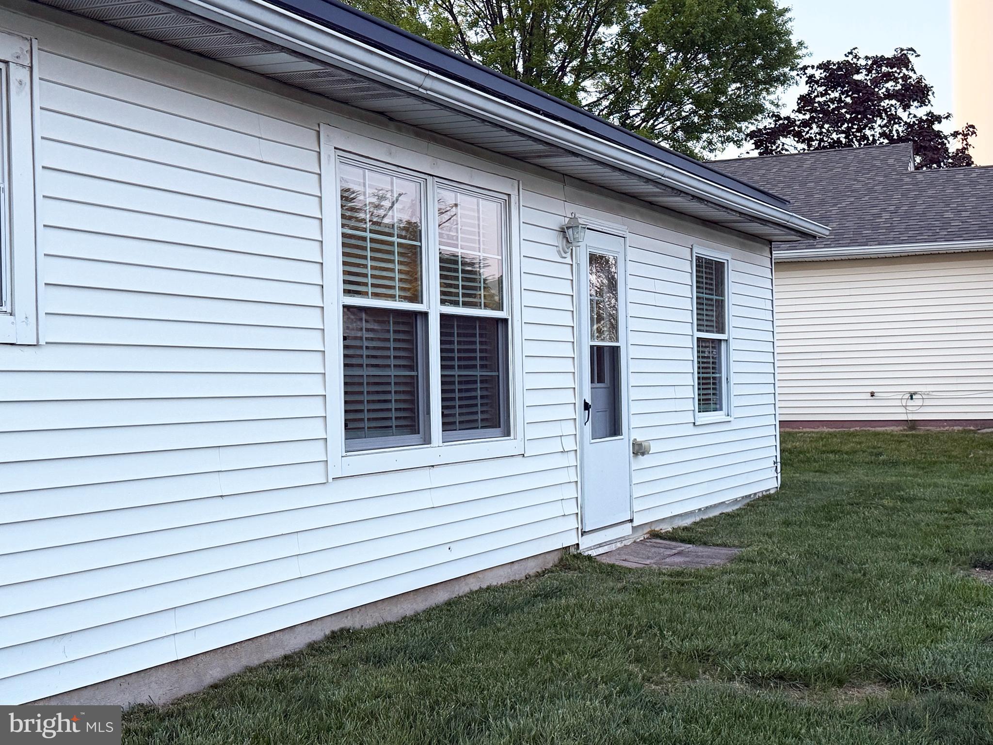 4 Fireside Circle Columbus, NJ 08022 - Photo 13 of 15 a view of a backyard with a garden