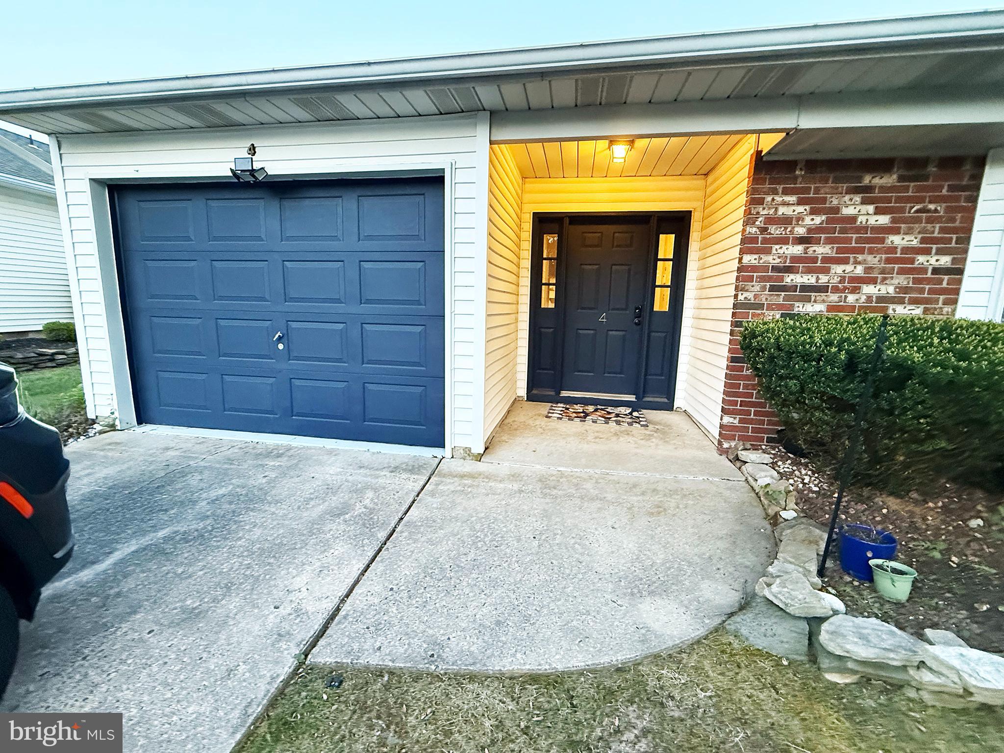 4 Fireside Circle Columbus, NJ 08022 - Photo 14 of 15 a view of a house with a small space