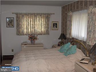32 Goldengate Road Levittown, PA 19057 - Photo 11 of 12 Bedroom - Main