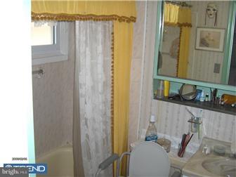 32 Goldengate Road Levittown, PA 19057 - Photo 12 of 12 Bathroom