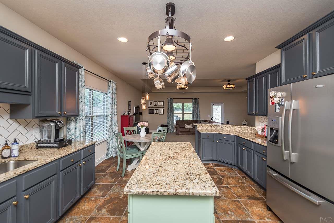 5973 Rustic Ridge Circle Milton, FL 32570 - Photo 9 of 36