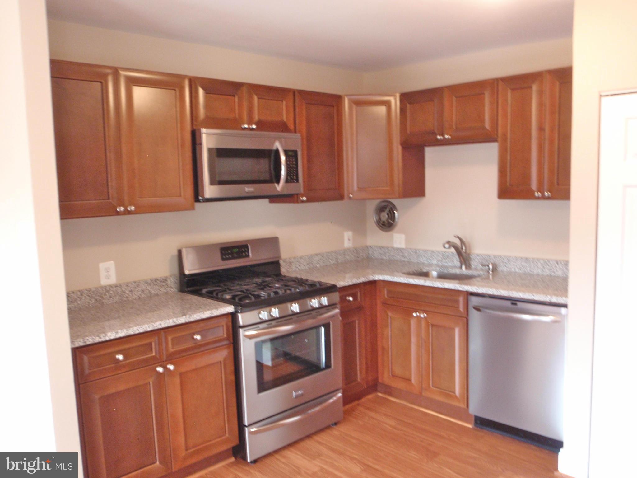 5017 7th Road South, Unit 202 Arlington, VA 22204 - Photo 2 of 26 Kitchen