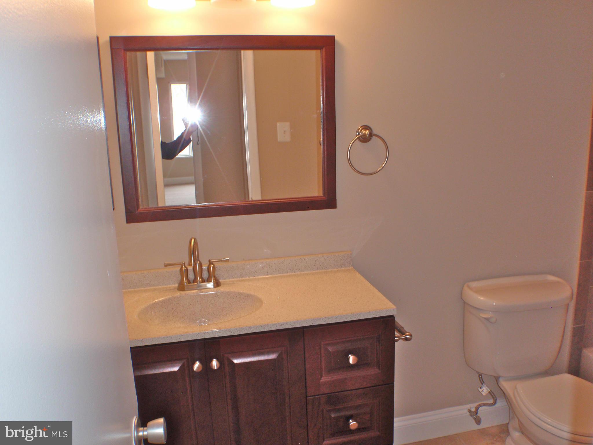 5017 7th Road South, Unit 202 Arlington, VA 22204 - Photo 12 of 26 Bath (Master)