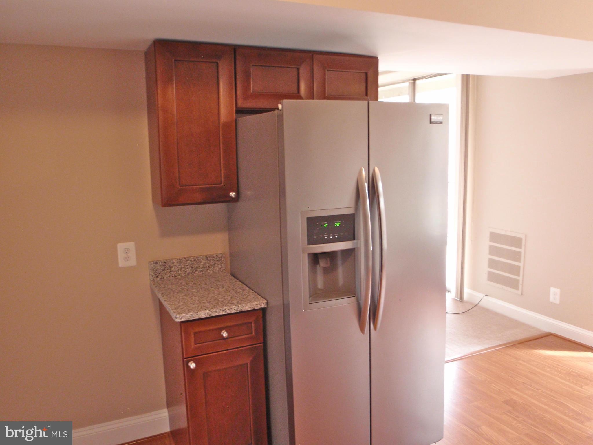 5017 7th Road South, Unit 202 Arlington, VA 22204 - Photo 5 of 26 Kitchen