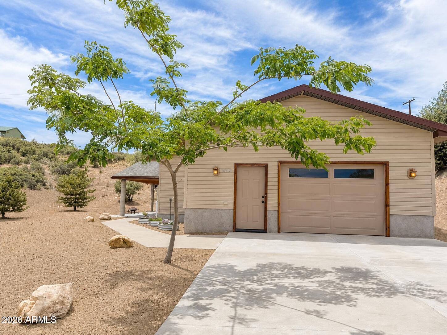 18168 Spoon Road Kirkland, AZ 86332 - Photo 13 of 59 Garage enterance