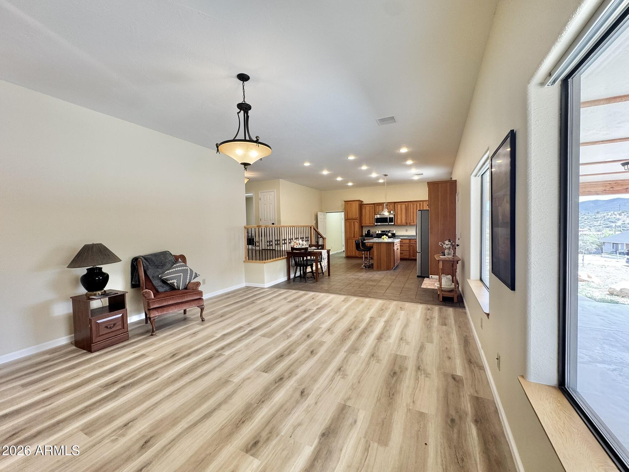 18168 Spoon Road Kirkland, AZ 86332 - Photo 26 of 59 Great room