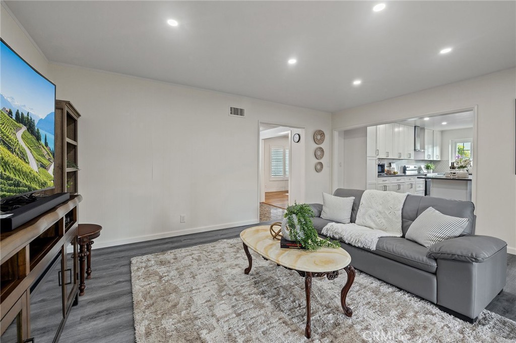 7456 Corey Street Downey, CA 90242 - Photo 12 of 52