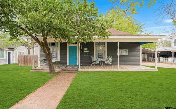 $227,000 | 310 West Elm Street, Winnsboro, TX 75494