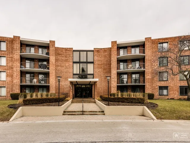 $2,050 | 1515 East Central Road, Unit 460B, Arlington Heights, IL 60005