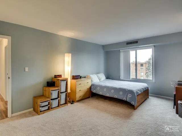 $2,050 | 1515 East Central Road, Unit 460B, Arlington Heights, IL 60005