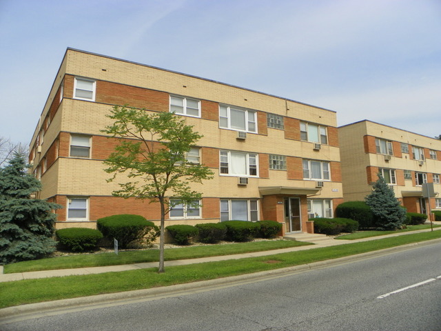 10108 South Pulaski Road, Unit 1S Oak Lawn, IL 60453 - Photo 1 of 8 a front view of a building