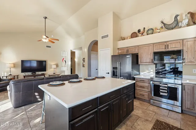 $675,000 | 804 North Jamaica Way, Gilbert, AZ 85234