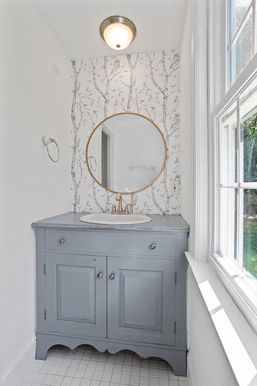 4 Meadowbrook Road Dover, MA 02030 - Photo 12 of 27 Gallery Image 12