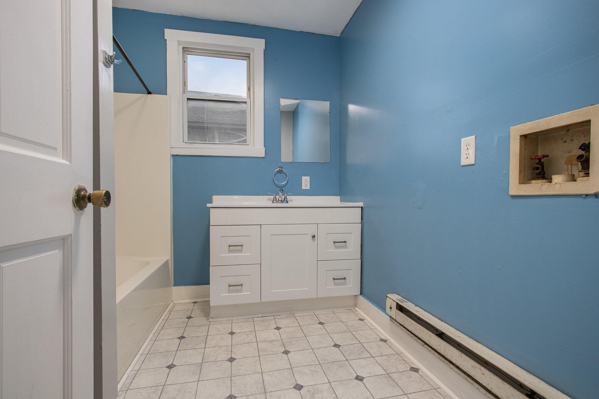 596 Superior Street Benton Harbor, MI 49022 - Photo 8 of 18 008_img_3658_70