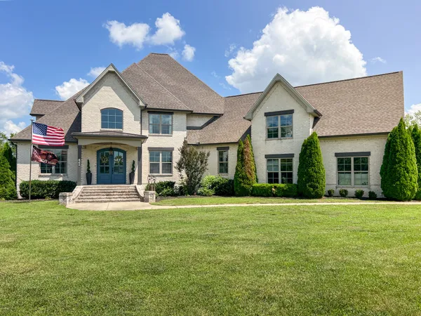 $1,875,000 | 825 A Douglas Bend Road, Gallatin, TN 37066