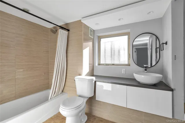 $1,580,000 | 61-23 165th Street | Flushing Heights