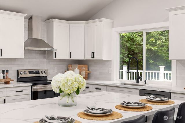 $1,530,000 | 12810 Northeast 107th Place, Kirkland, WA 98033