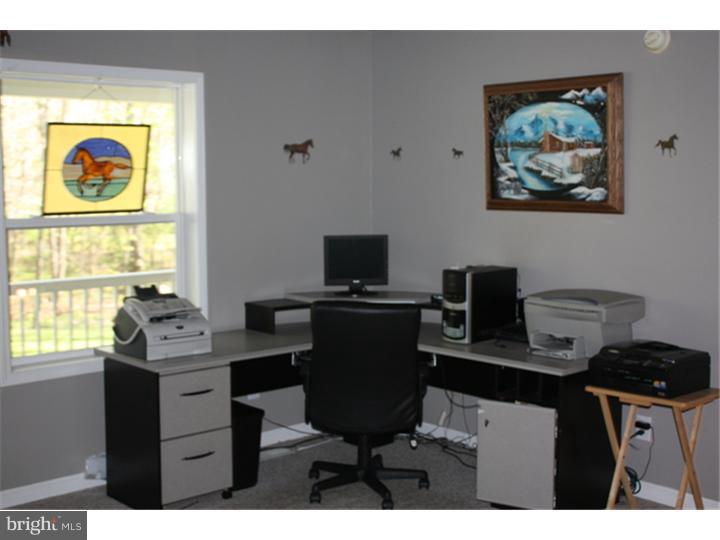 140 Flyatt Road Vincentown, NJ 08088 - Photo 3 of 25 Office / Study