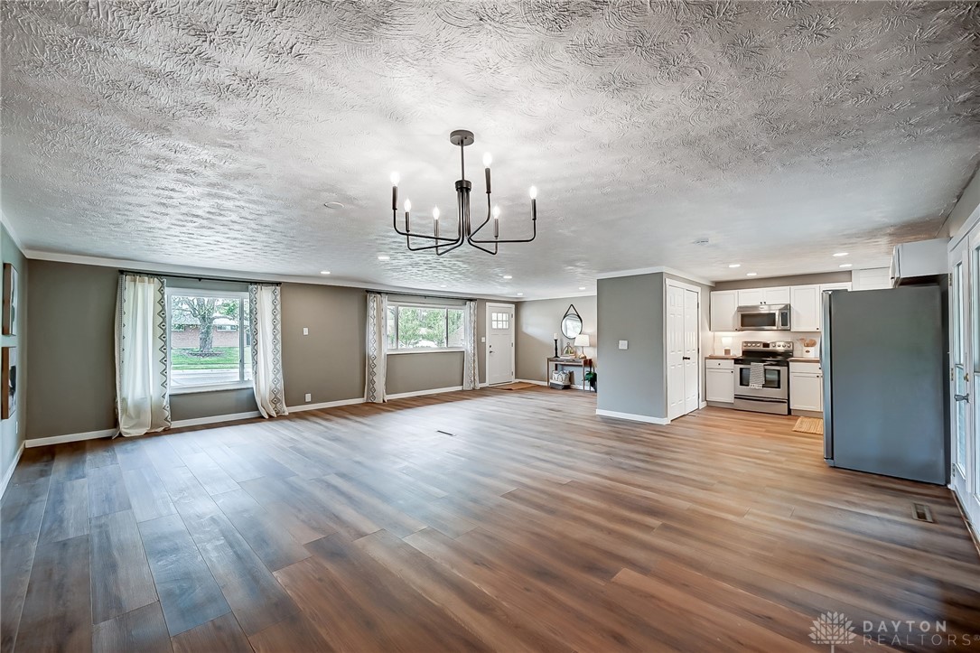 4455 East Kitridge Road Dayton, OH 45424 - Photo 12 of 43