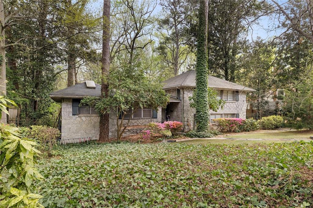 747 Lullwater Road Northeast Atlanta, GA 30307 - Photo 4 of 10