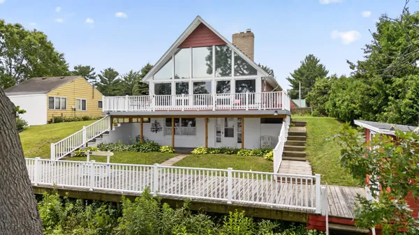 $650,000 | 65272 140th Avenue, Wabasha, MN 55981