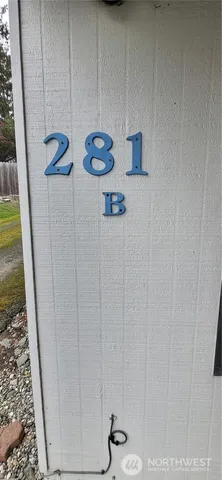$1,400 | 281 North Maple Street, Unit B, Camano Island, WA 98282