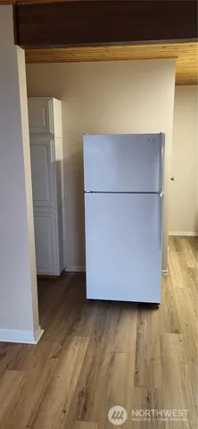 $1,400 | 281 North Maple Street, Unit B, Camano Island, WA 98282