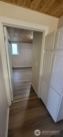 $1,400 | 281 North Maple Street, Unit B, Camano Island, WA 98282