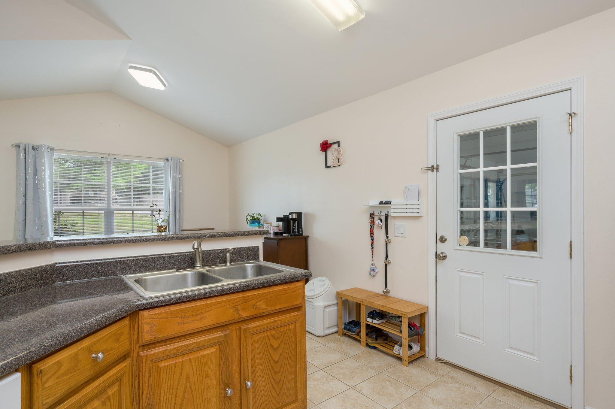 410 East Renoir Road DeFuniak Springs, FL 32433 - Photo 15 of 40 28-web-or-mls-410 Renior Rd East-24