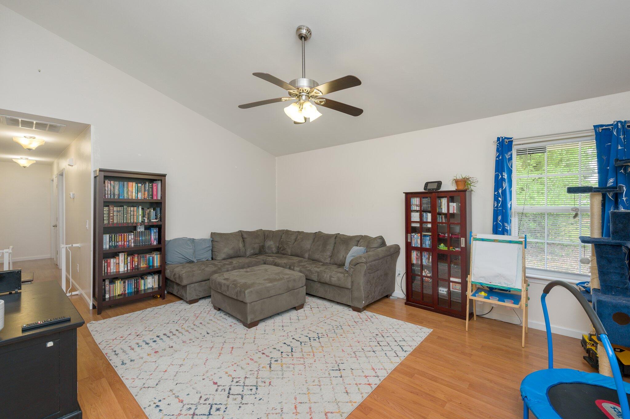 410 East Renoir Road DeFuniak Springs, FL 32433 - Photo 6 of 40 6-web-or-mls-410 Renior Rd East-02