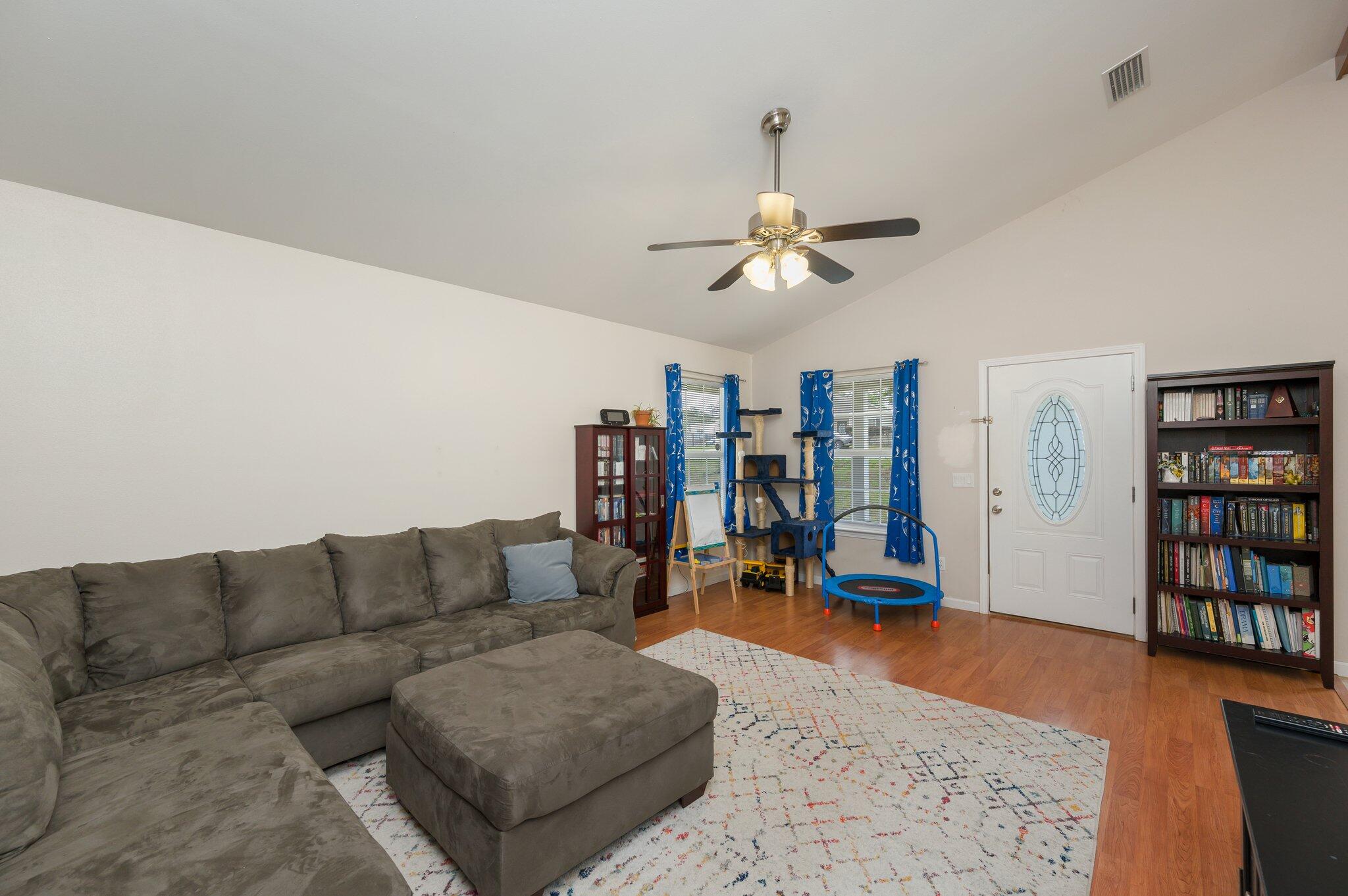410 East Renoir Road DeFuniak Springs, FL 32433 - Photo 7 of 40 7-web-or-mls-410 Renior Rd East-03