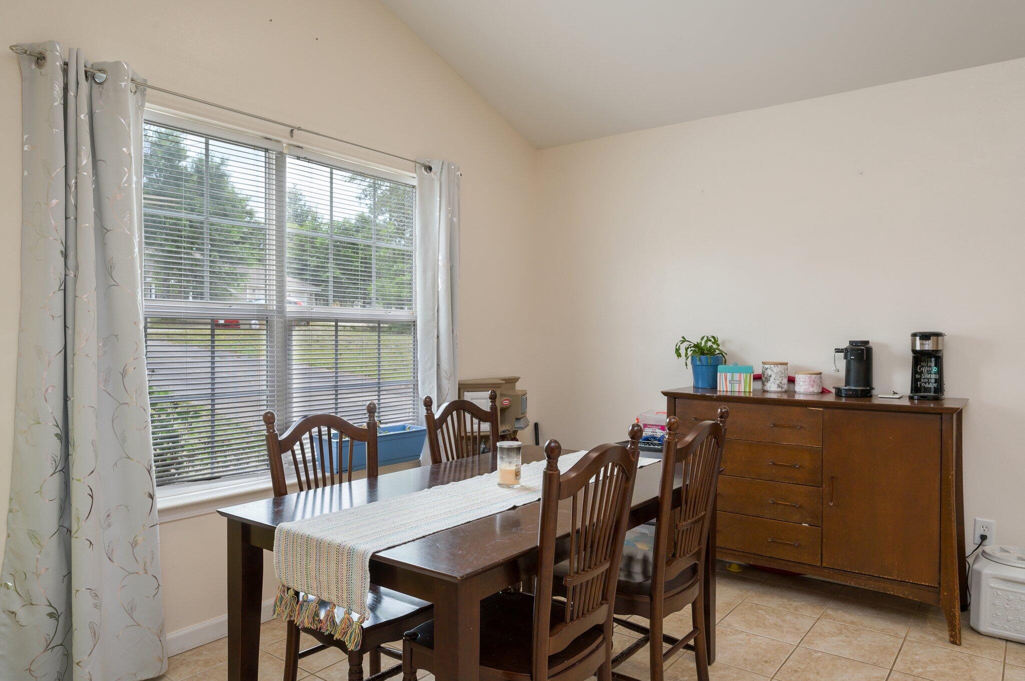 410 East Renoir Road DeFuniak Springs, FL 32433 - Photo 9 of 40 22-web-or-mls-410 Renior Rd East-18