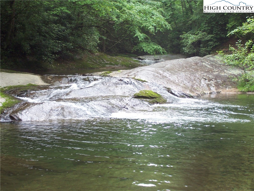 378 Horseshoe Ridge Road East Deep Gap, NC 28618 - Photo 25 of 50 Gallery Image 25