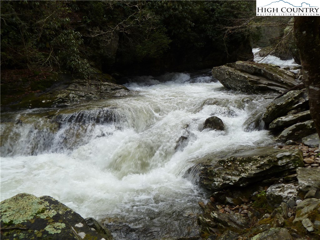 378 Horseshoe Ridge Road East Deep Gap, NC 28618 - Photo 26 of 50 Gallery Image 26