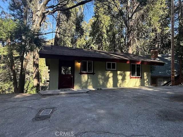 $330,000 | 25132 Boa Drive, Crestline, CA 92325