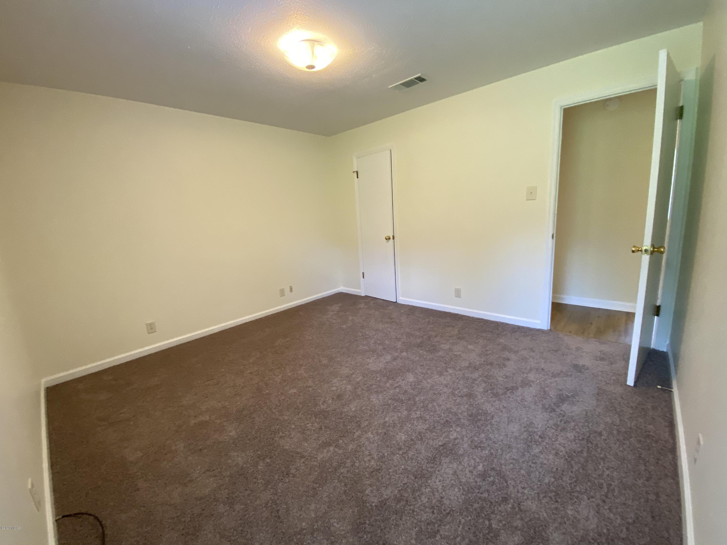 1171 Henderson Road Macon, GA 31217 - Photo 13 of 18 81404994-FA20-4D75-8B72-3849D03A24DD