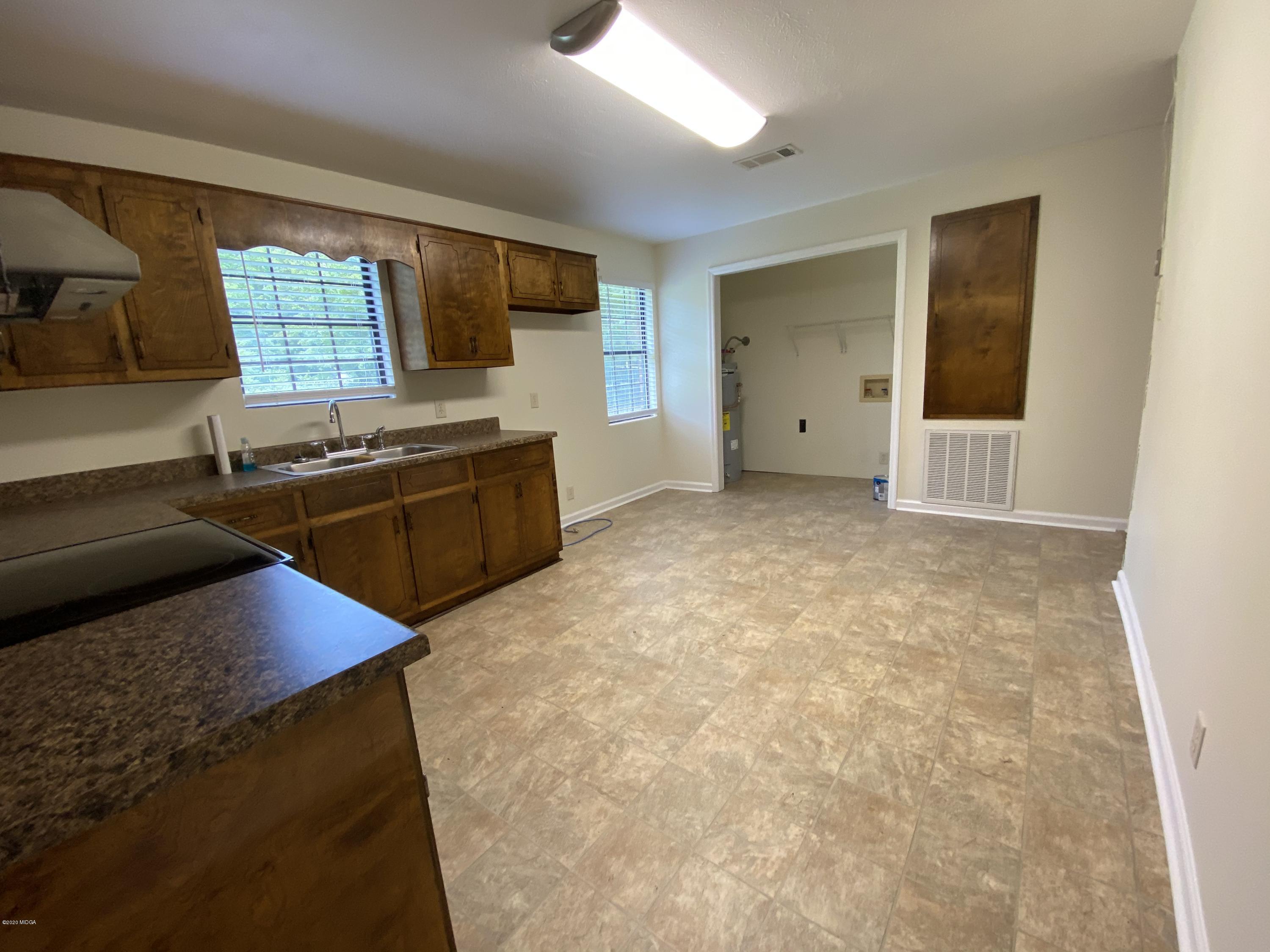 1171 Henderson Road Macon, GA 31217 - Photo 15 of 18 62F2A55D-E501-48D7-879D-A2DA318B5C6E