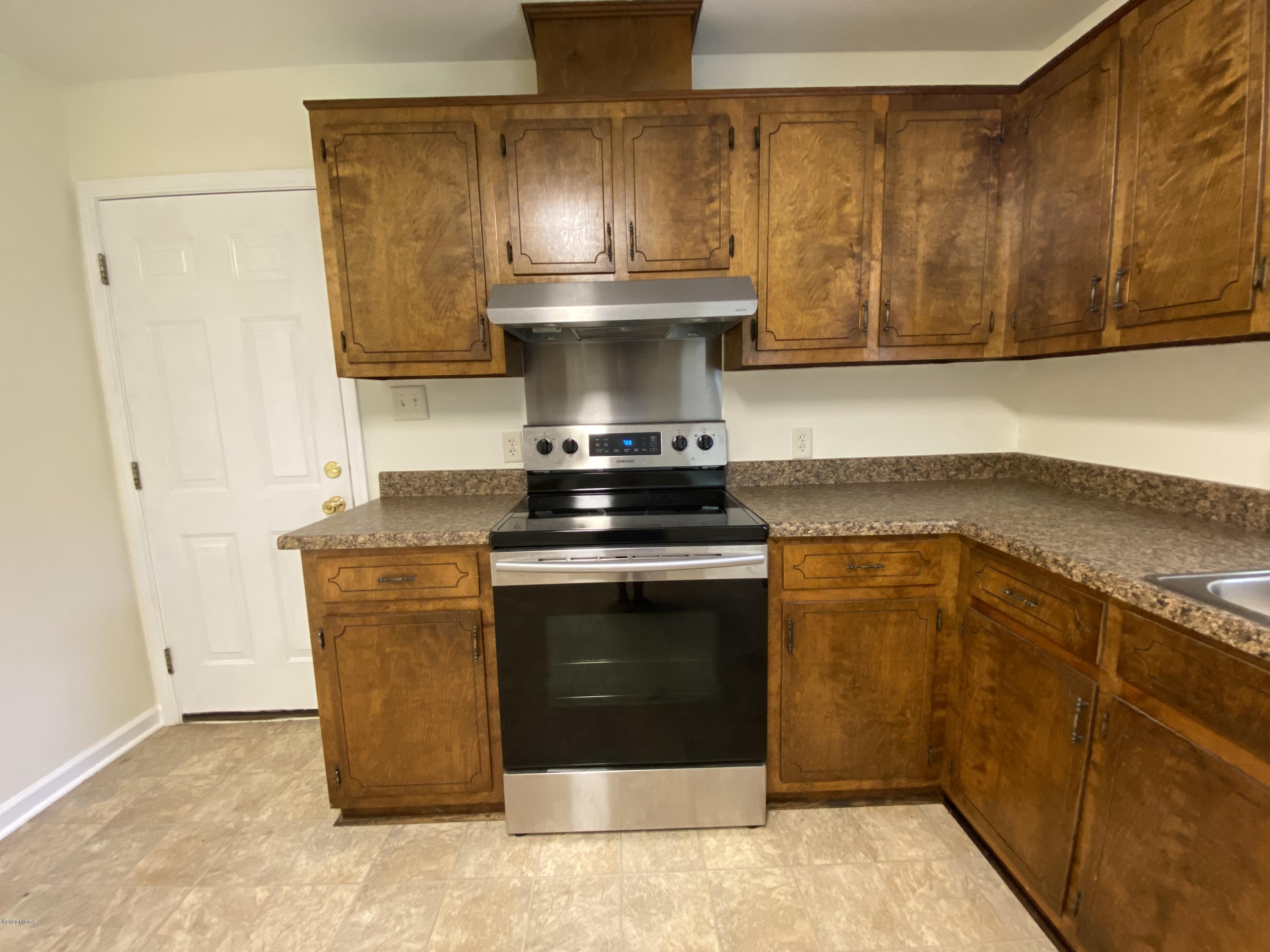 1171 Henderson Road Macon, GA 31217 - Photo 8 of 18 8E114196-3506-487F-8472-128A881B15D8