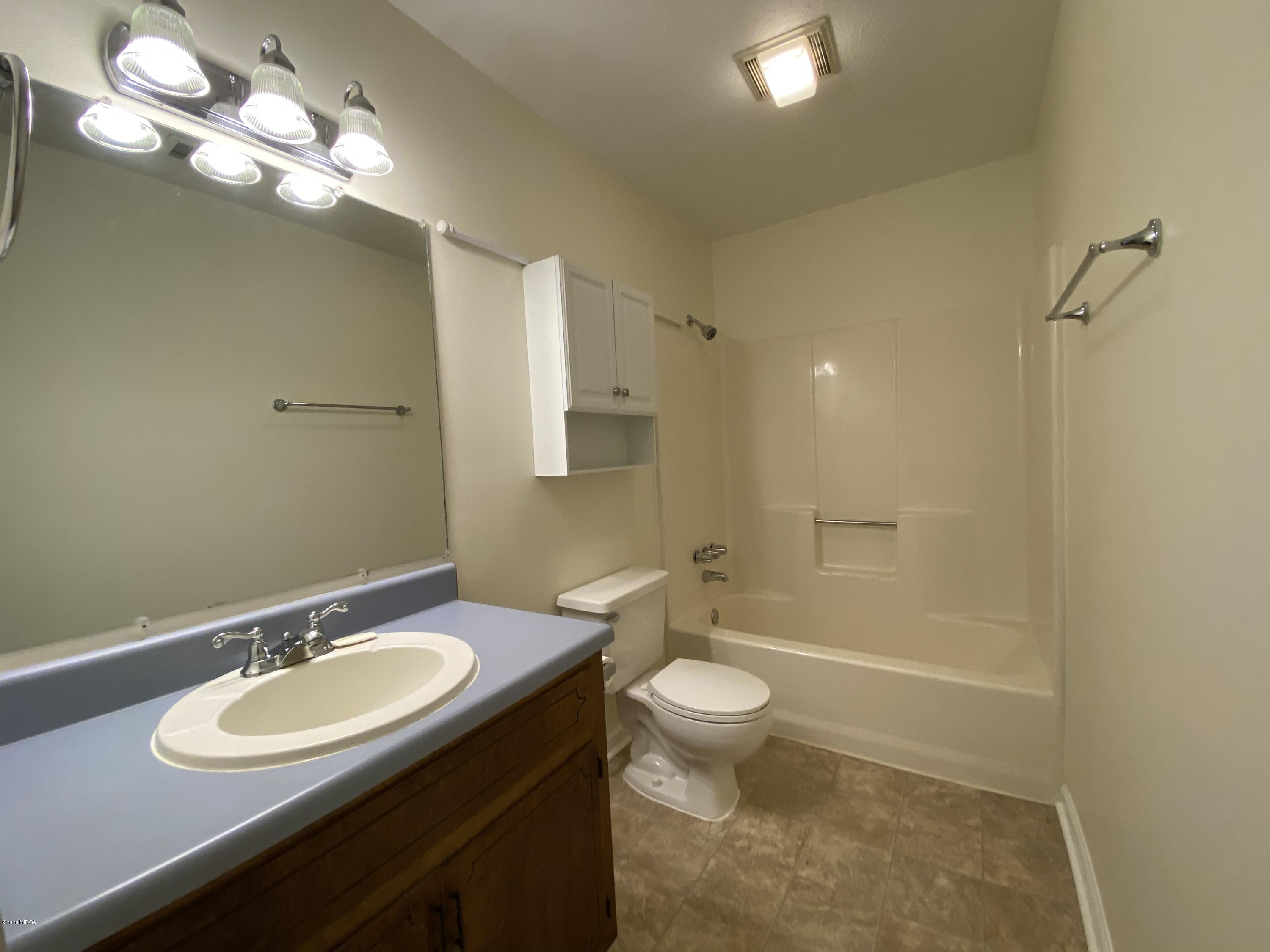 1171 Henderson Road Macon, GA 31217 - Photo 9 of 18 48BFDAF1-BD32-4D2D-89F3-DDE2F53179FB