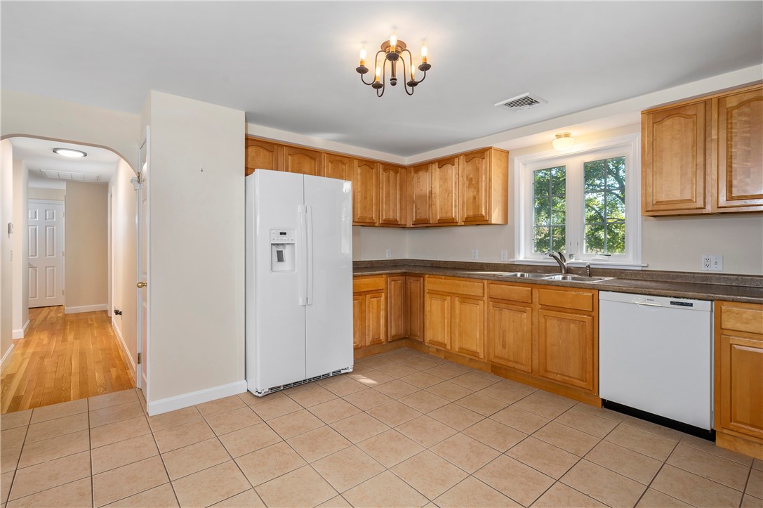 35 Greenfield Road Cumberland, RI 02864 - Photo 16 of 28