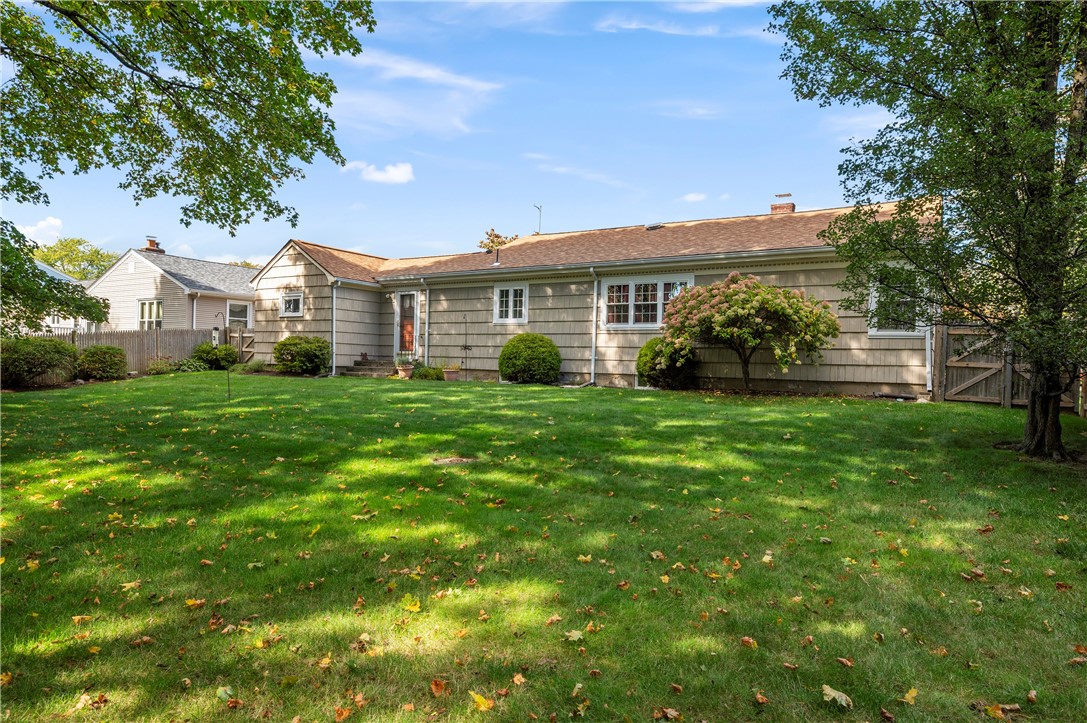 35 Greenfield Road Cumberland, RI 02864 - Photo 8 of 28