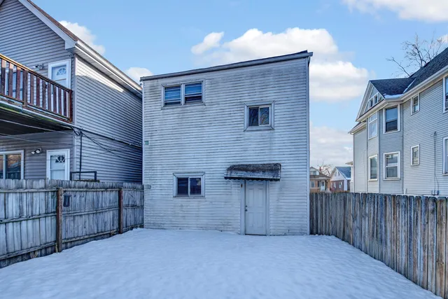 $139,873 | 2528 Cochran Street, Blue Island, IL 60406