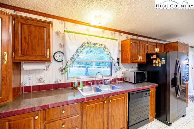 a view of an empty room with window