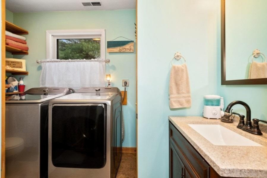 10264 Jericho Road Bridgman, MI 49106 - Photo 13 of 28 13_10264Jerichord_44_LaundryRoom_LowRes