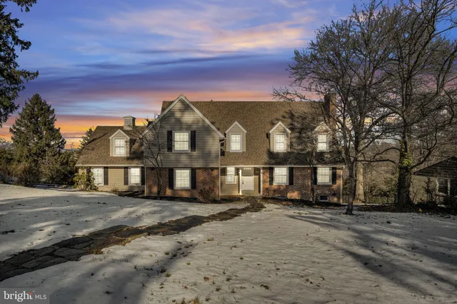 $459,900 | 1059 Hillside Drive, York, PA 17403